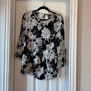 Black and White floral bell sleeve top